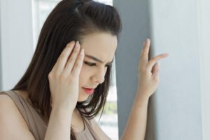 В душном помещении тошнит, кружится голова, становится плохо