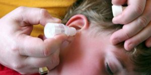Острая боль при закапывании капель в ухо